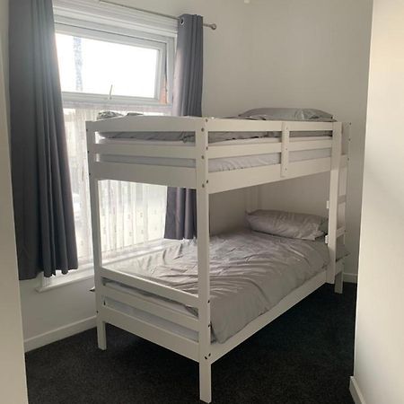 New 2 Bedroom Apartment In Greater Manchester 애쉬튼언더라인 외부 사진